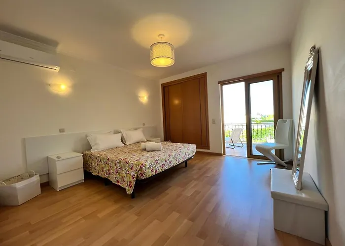 Filipa Iii - Beachfront With Jacuzzi Albufeira