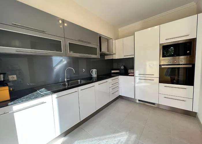 Filipa Iii - Beachfront With Jacuzzi Villa *