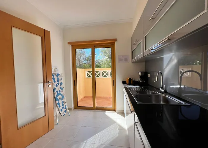 Villa Filipa Iii - Beachfront With Jacuzzi Albufeira