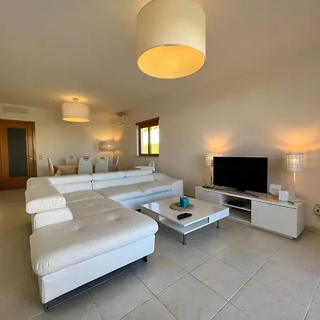 Villa Filipa Iii - Beachfront With Jacuzzi Albufeira