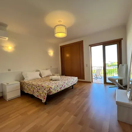 Filipa Iii - Beachfront With Jacuzzi Albufeira