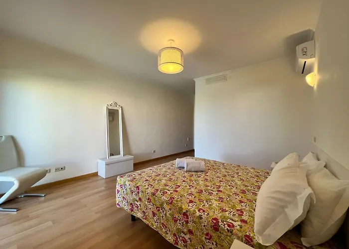 Filipa Iii - Beachfront With Jacuzzi